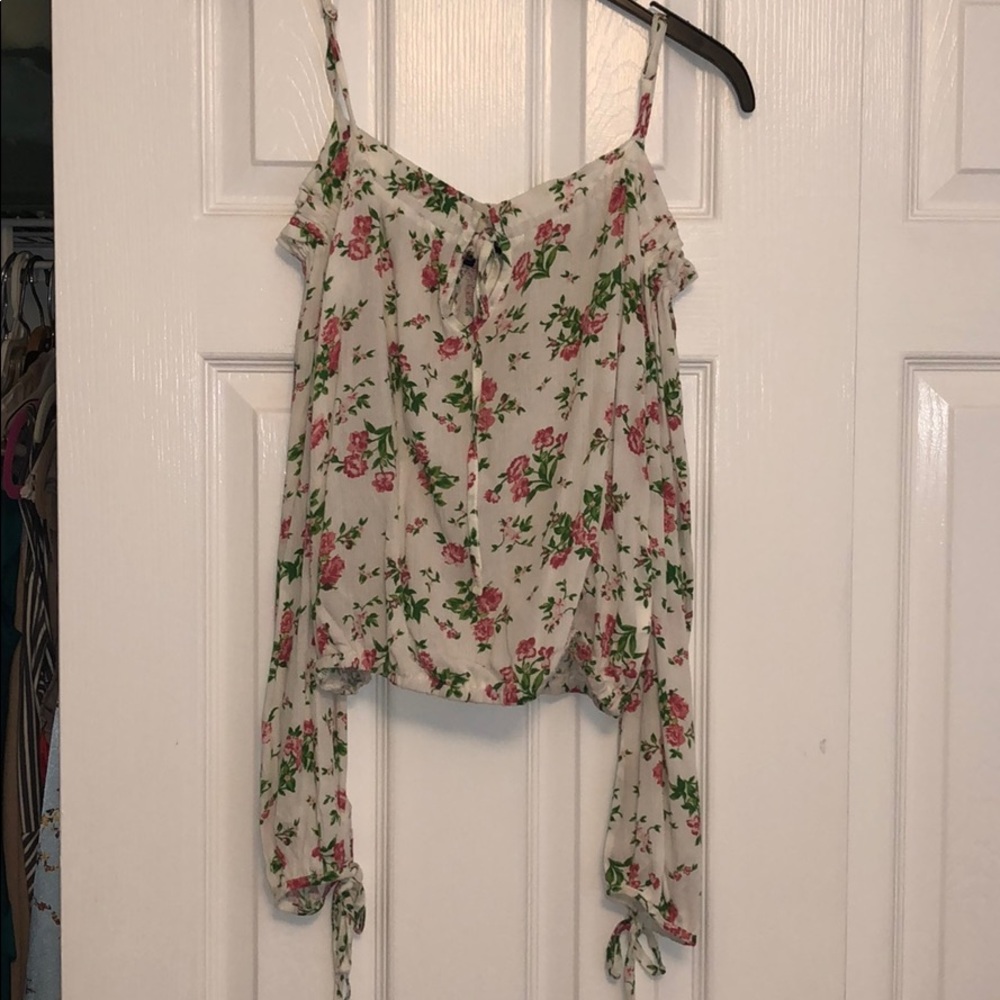 KENDALL & KYLIE top
